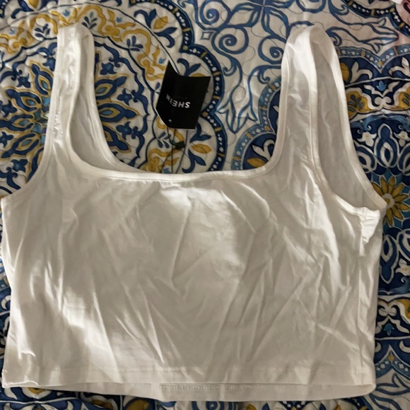 Brand new white cropped tank top - Picture 2 of 2